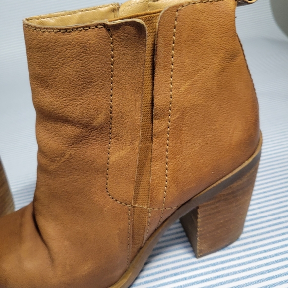 Lucky Brand Sassa Tan Leather Ankle Boots Booties Zipper Women's Size 7 - Picture 11 of 13